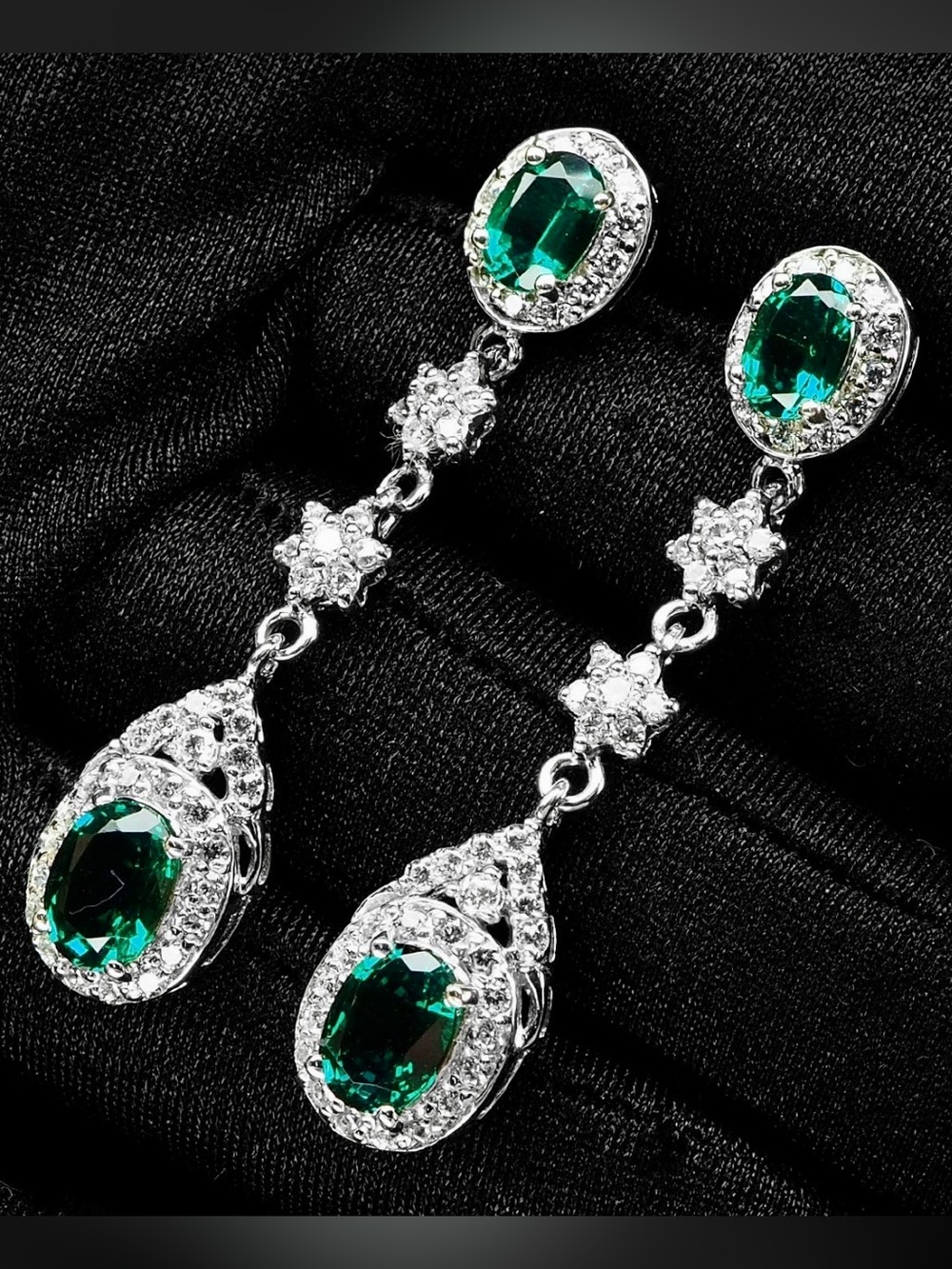 7ct Emerald & Sapphire White Silver 925 Dangle Earrings - Picture 3 of 3